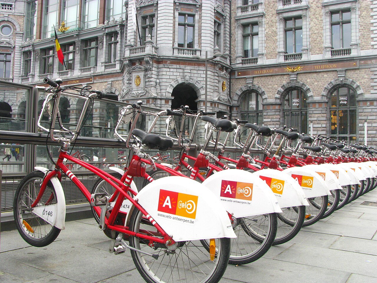 Borgerhout,_Antwerp,_Belgium_-_panoramio_(1)