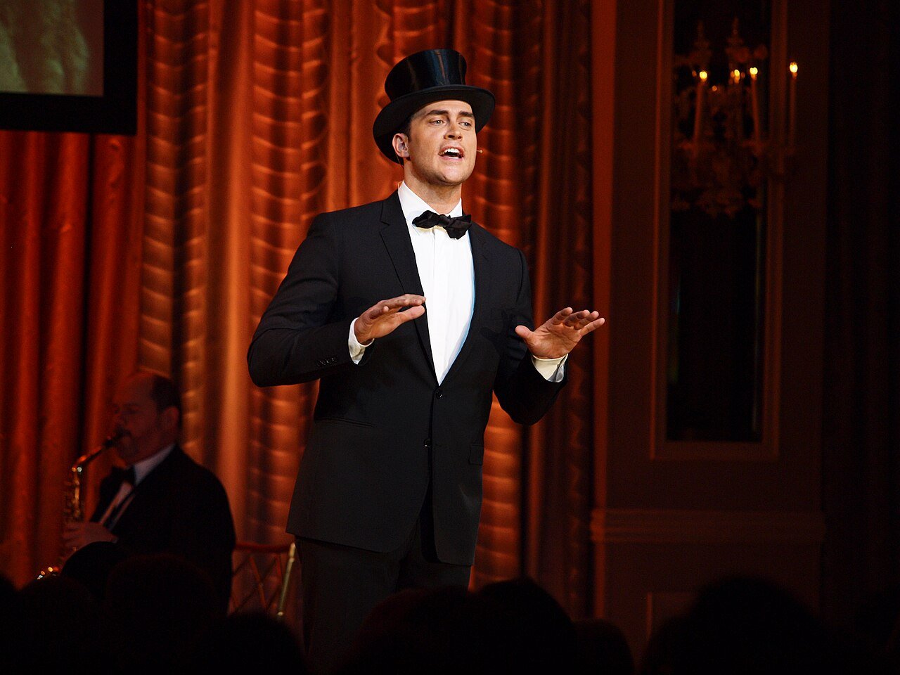 Cheyenne_Jackson_top_hat